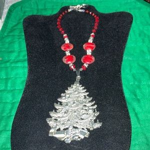 NWOT HAND CRAFTED NECKLACE, Murano and glass beads w/pewter tree $75